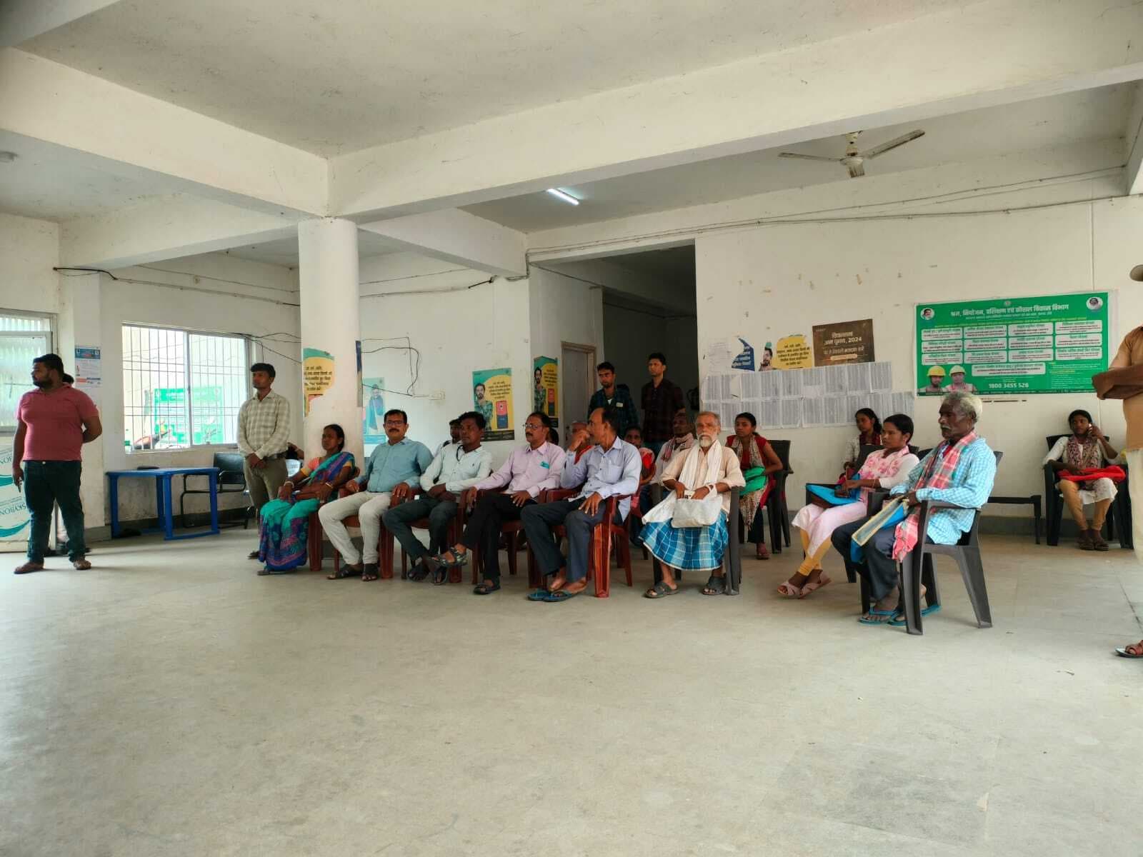 पाकुड़िया में किसानों ने सुना पीएम मोदी का लाइव भाषण