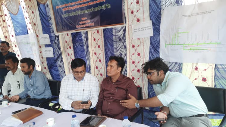 किसानों की समस्याओं को लेकर मुरलीगंज सिंचाई प्रमंडल कार्यालय में हुई बैठक