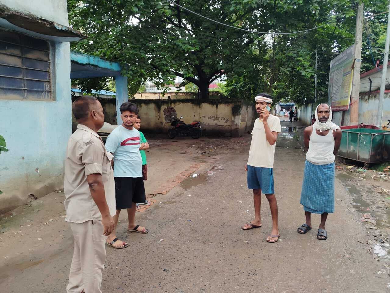 hajipur news. हाइटेंशन तार  की चपेट में आने राज मिस्त्री की मौत