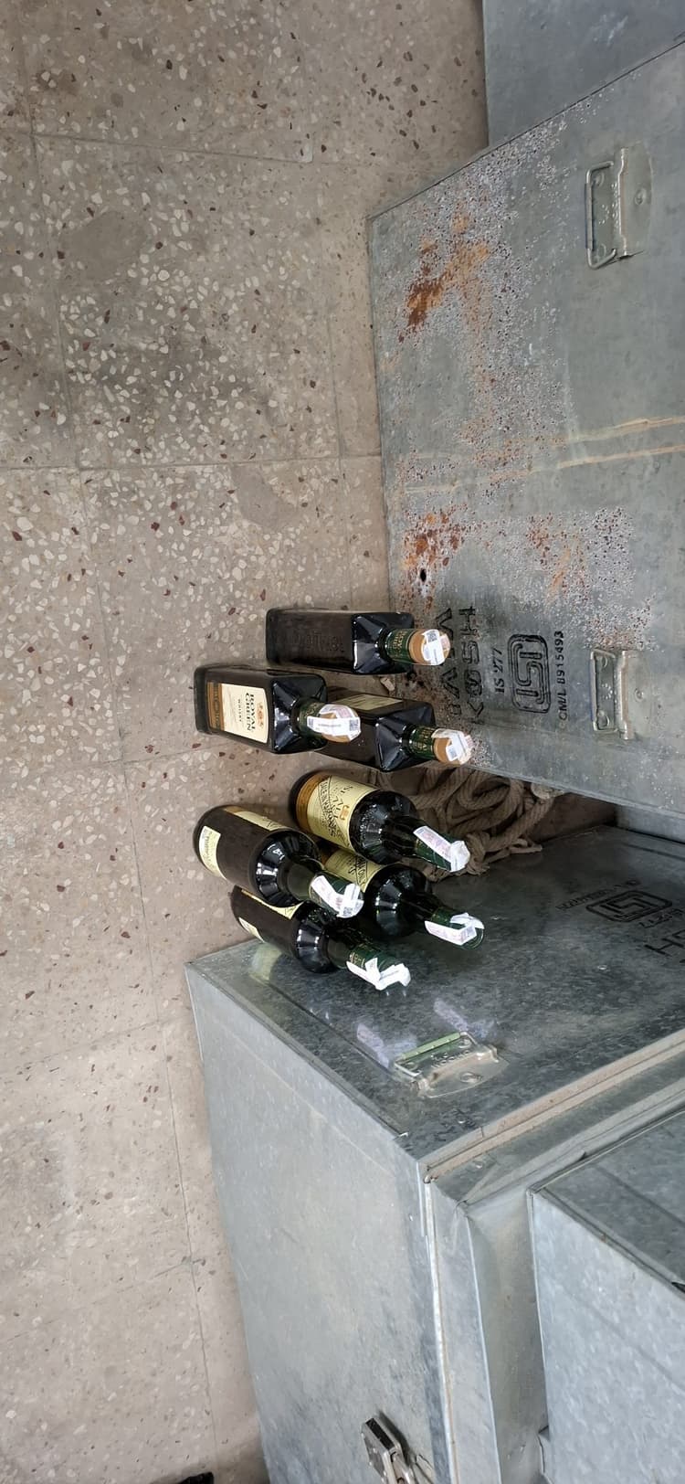 सात बोतल अंग्रेजी शराब बरामद, तस्कर गिरफ्तार