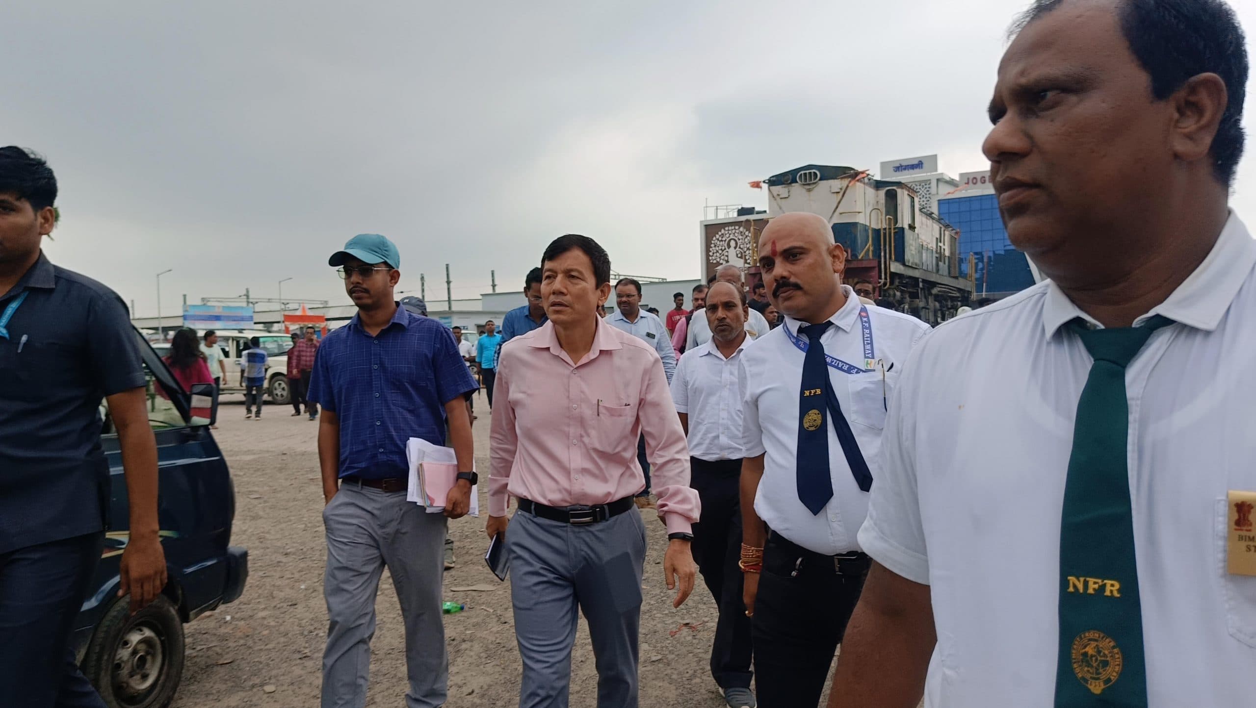 मंडल रेल प्रबंधक ने किया स्टेशन का निरीक्षण