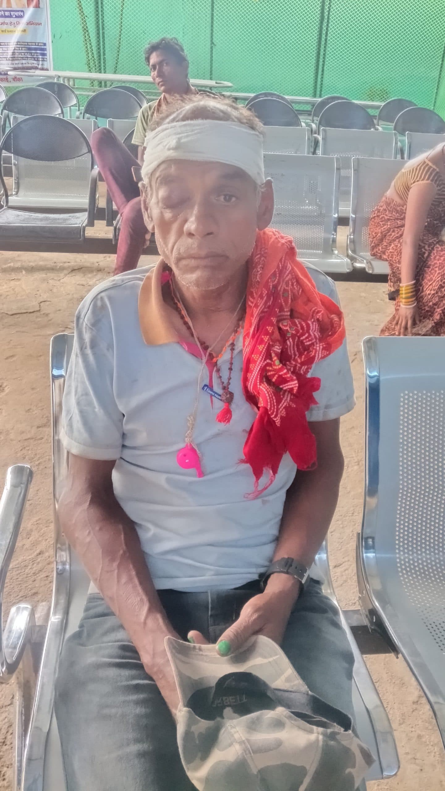 कांवरिया वाहन के धक्के से साइकिल चालक जख्मी