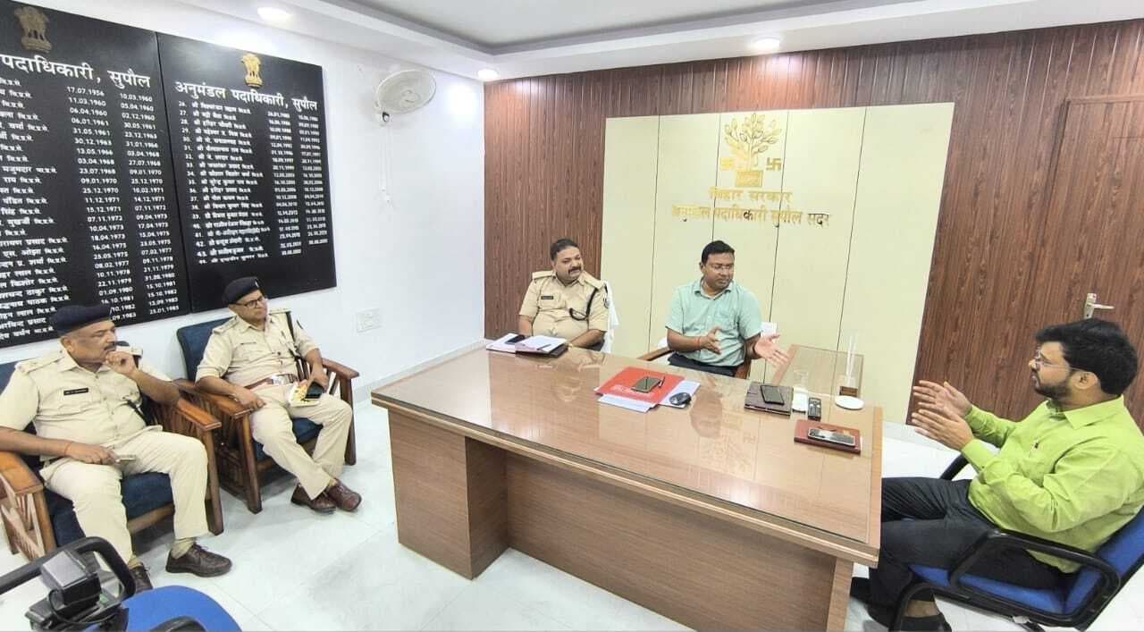 यातायात सुधार को लेकर प्रशासन गंभीर, ई-रिक्शा व ठेला चालकों पर सख्ती के निर्देश