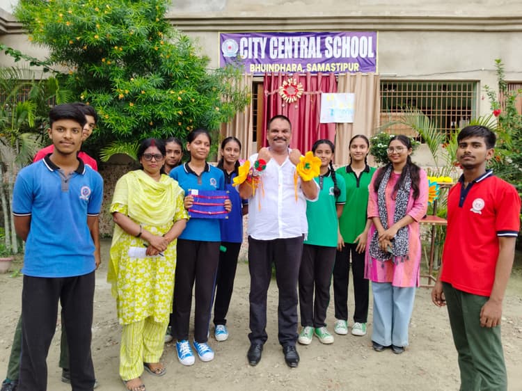 Samastipur News:सिटी सेंट्रल स्कूल में हुई राखी बनाओ प्रतियोगिता