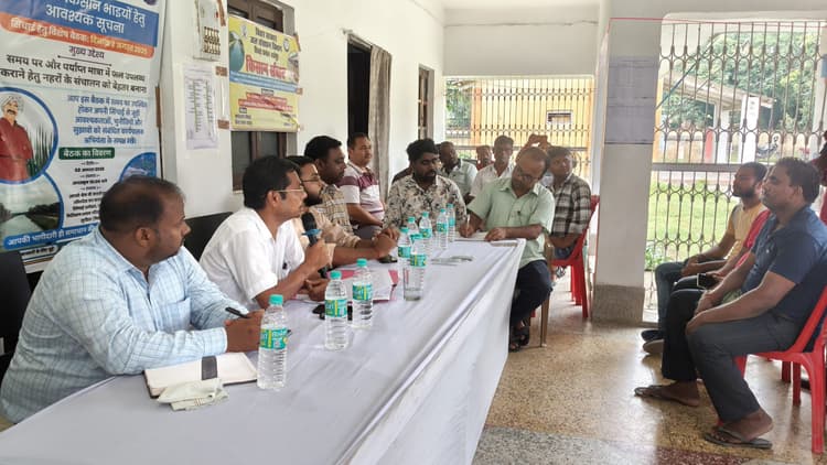 नहरों में जल आपूर्ति बढ़ाने पर दिया गया जोर