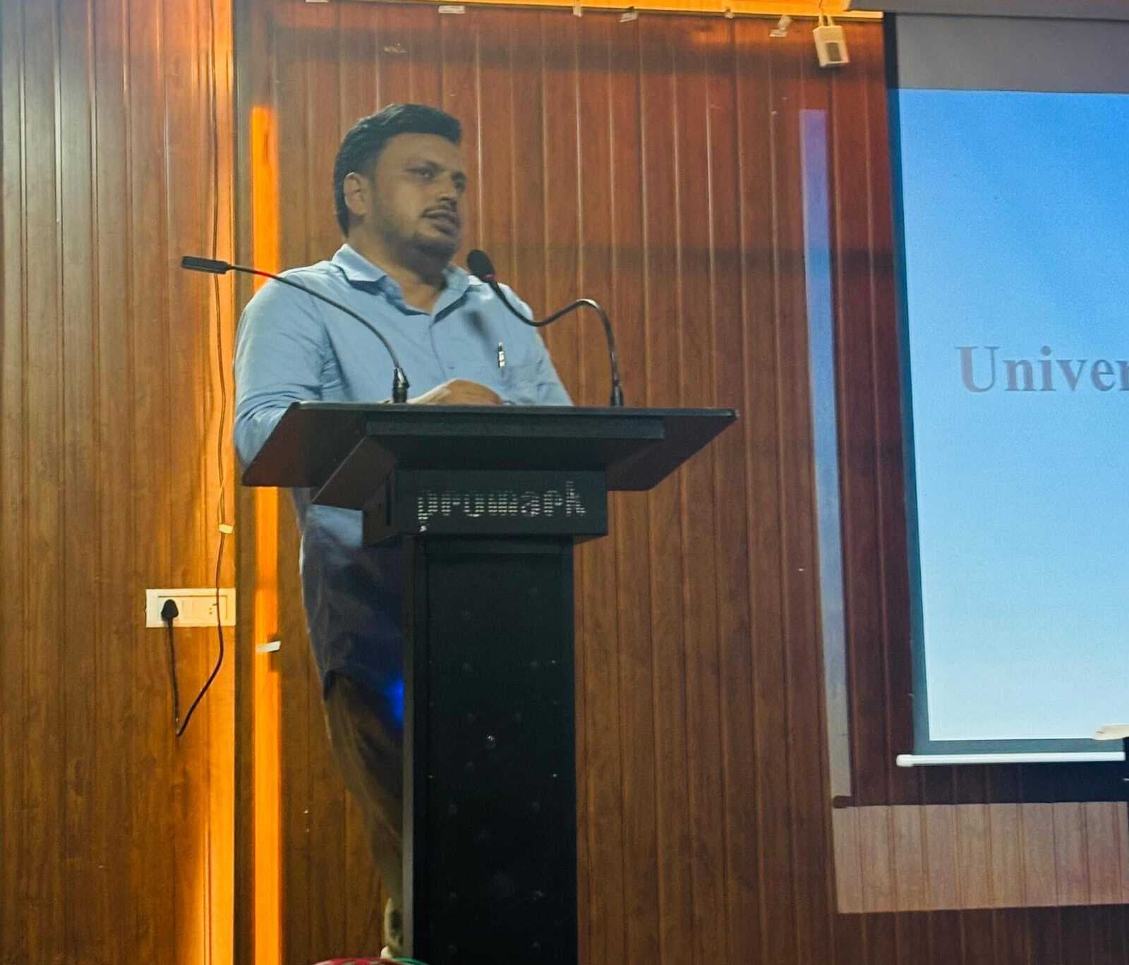 यूनिवर्सल ह्यूमन वैल्यू पर हुआ व्याख्यान