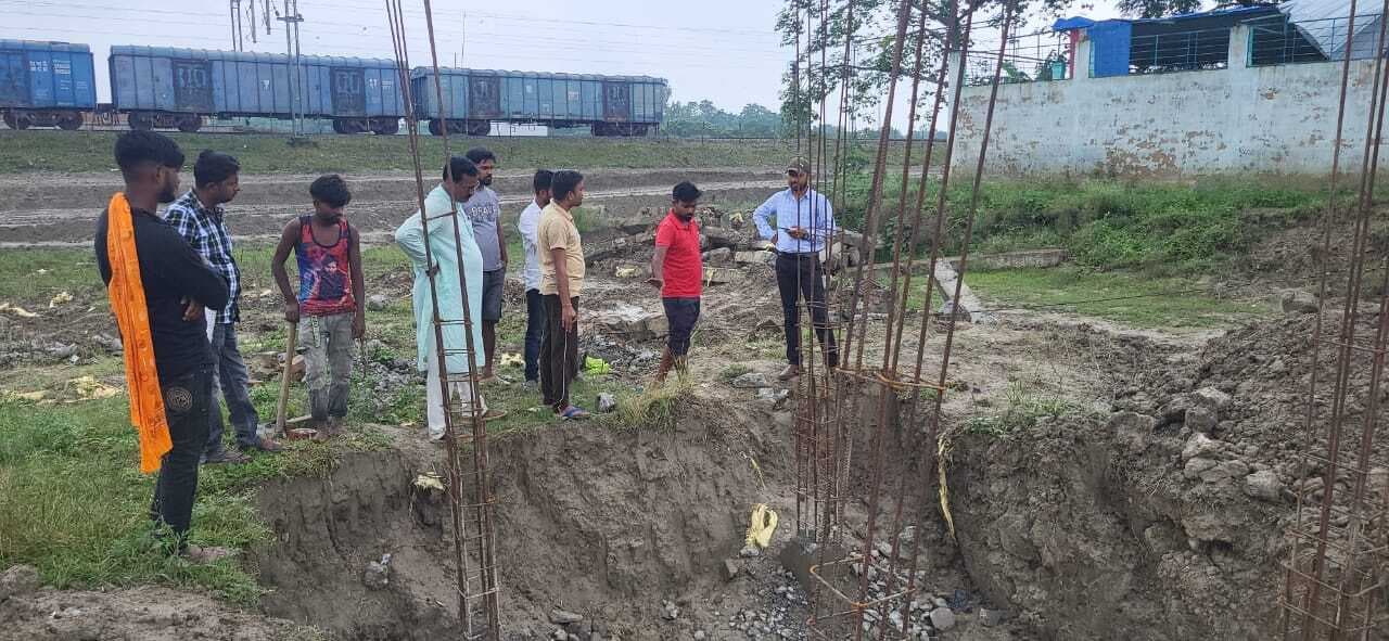 निर्माण हो रहे पंचायत सरकार भवन का एसडीओ ने किया निरीक्षण