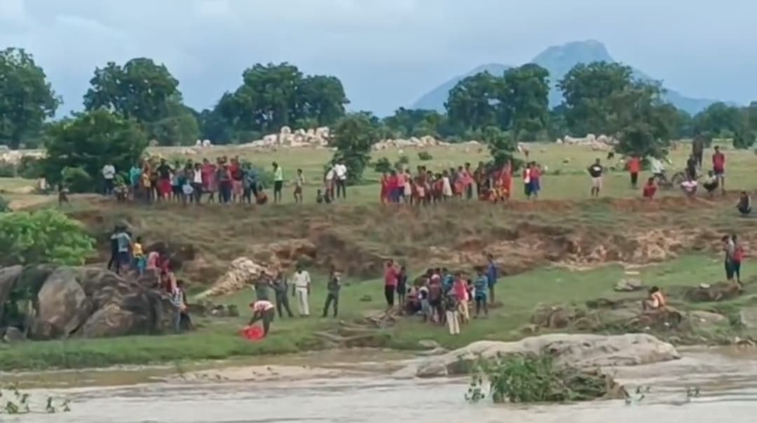 Deoghar news : सिरसिया घाट में मिला अज्ञात युवक का शव, पहचान में जुटी रिखिया पुलिस