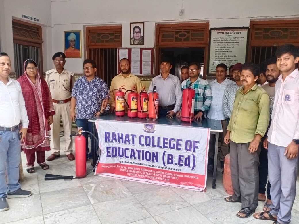 छात्रों को आग से बचाव की दी गयी जानकारी