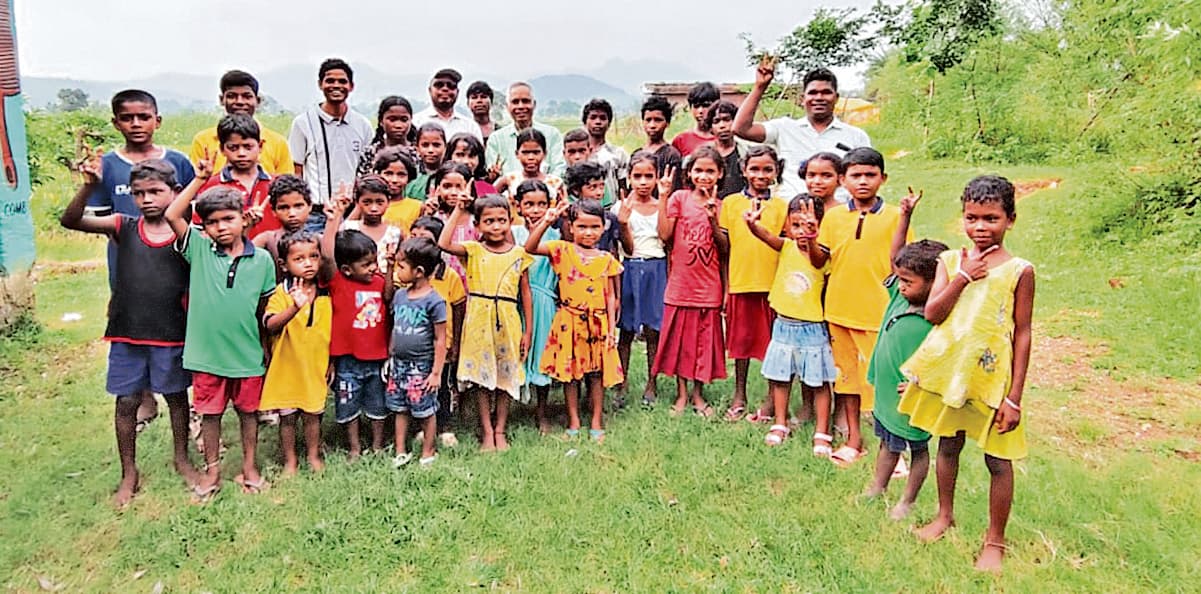 Chaibasa News : विद्यार्थी ईमानदारी से पढ़ें, सफलता मिलेगी