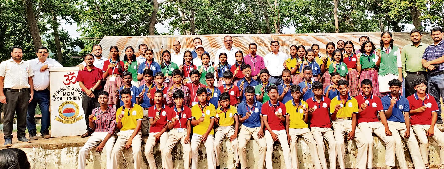 Chaibasa News : एथलेटिक्स में डीएवी चिरिया के बच्चों ने 32 पदक जीते