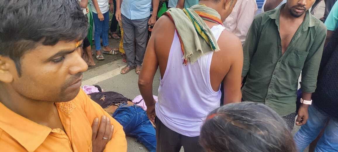 Giridih News: सड़क दुर्घटना में बाइक सवार दो चचेरे भाइयों की मौत