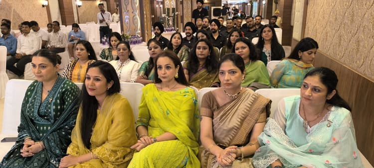 Giridih News: रोटरी क्लब ऑफ गिरिडीह कपल का 12वां स्थापना दिवस मना