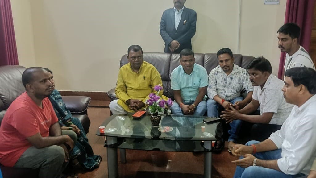 Bokaro News : मुआवजे पर नहीं बनी बात, सांसद ने लगायी फटकार