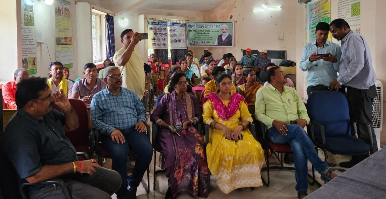 Bokaro News : बोकारो के किसानों ने सुना प्रधानमंत्री का संदेश