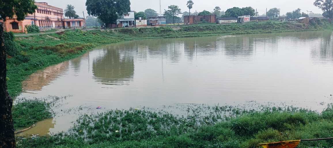 Samastipur News:रानी पोखर के सौंदर्यीकरण व छठ घाट निर्माण की मांग