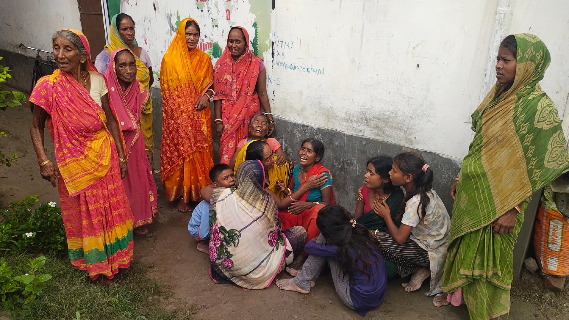 hajipur news. नाले में मिला किशोर का शव, हत्या का आरोप