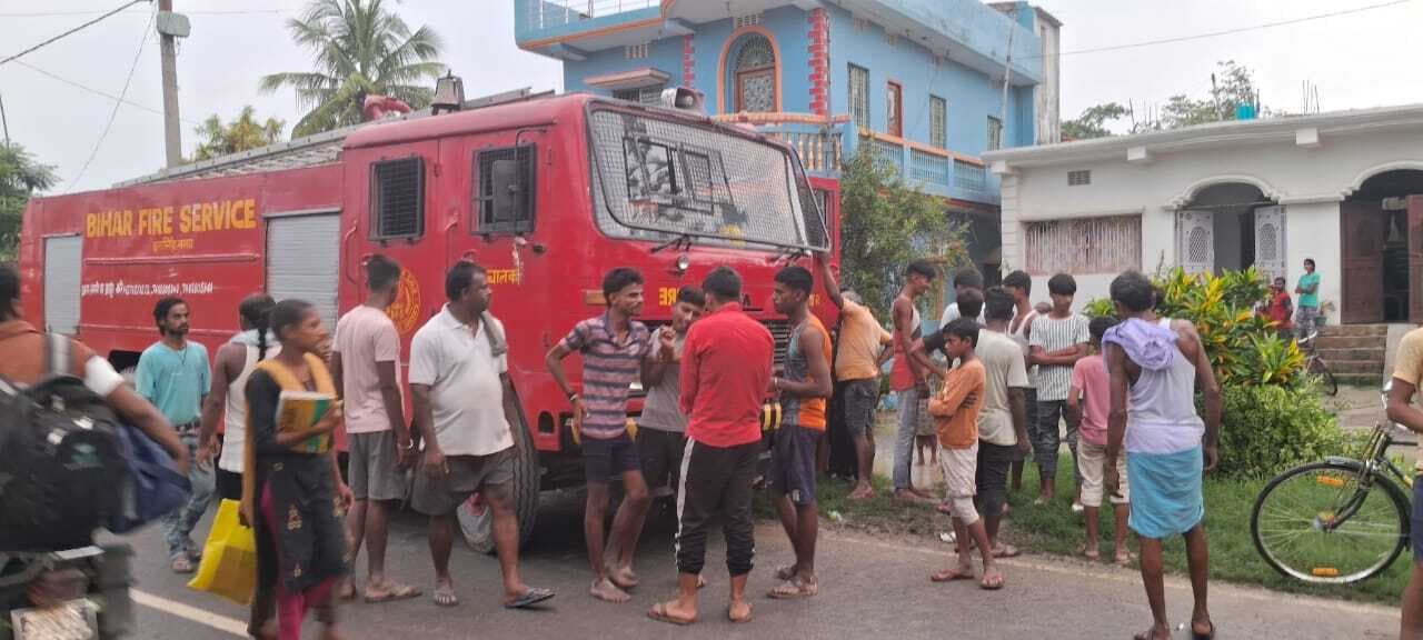 Samastipur News:नाजिरपुर में अगलगी की घटना में चार घर जलकर खाक