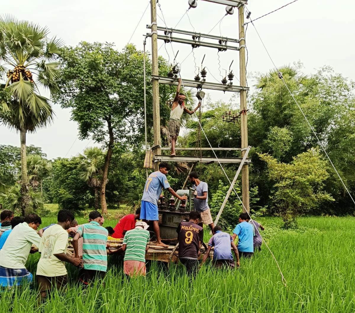 उदालबनी, दलाही व सीहलीबोना गांवों में लगा नया ट्रांसफॉर्मर