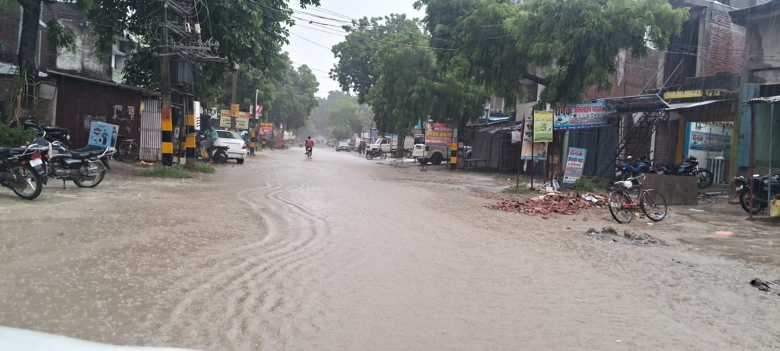 विजयीपुर में झमाझम बारिश से किसानों के चेहरे खिले, आम लोगों की बढ़ी परेशानी