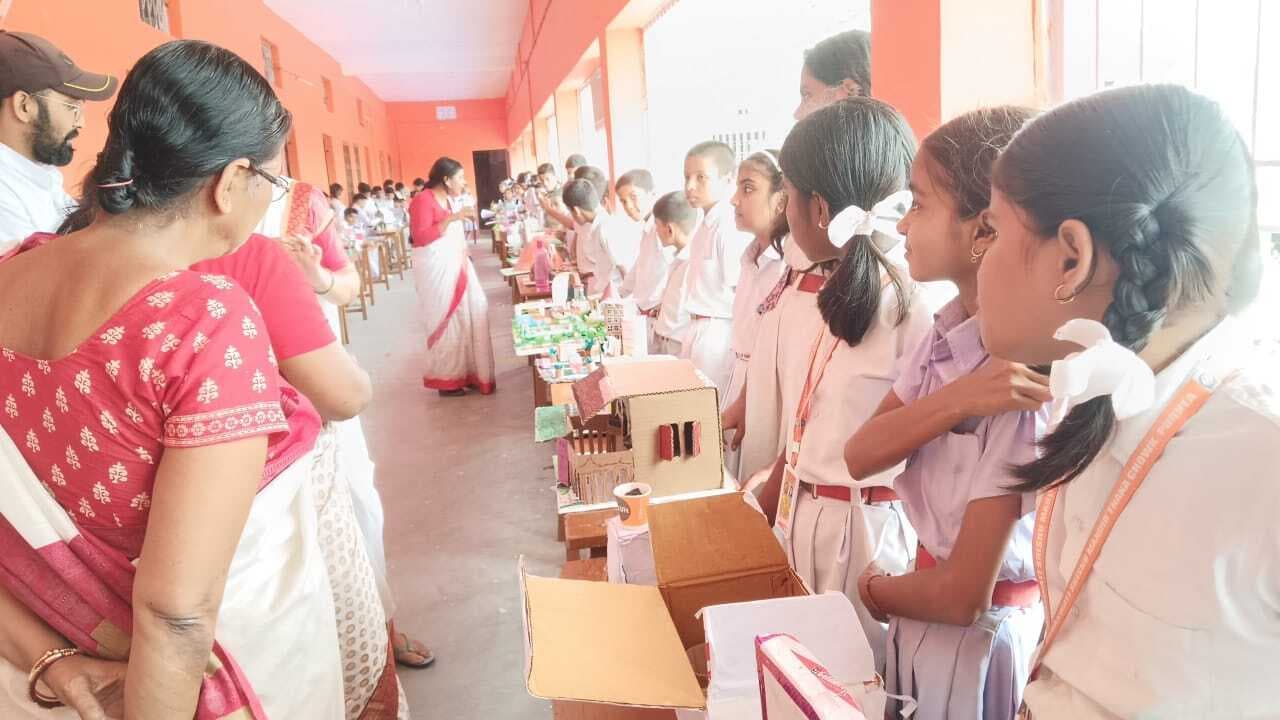 सरस्वती शिशु मंदिर के बच्चों में विज्ञान की चेतना जगाने की सार्थक पहल