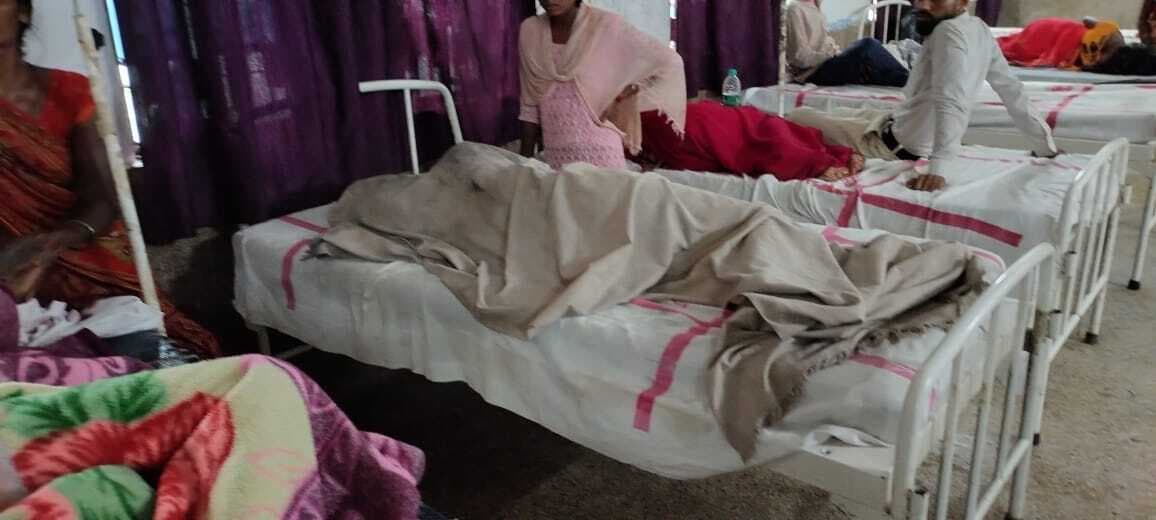 वज्रपात  की चपेट में आने से एक युवक  व कोचिंग जा रही दो छात्राएं जख्मी