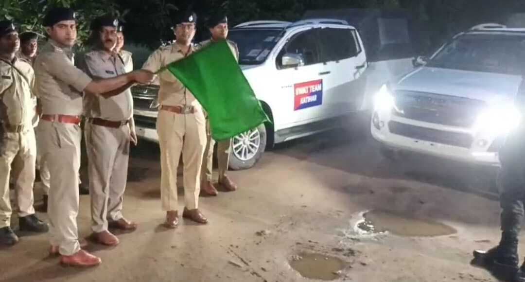 क्यूआरटी टीम को एसपी ने हरी झंडी दिखाकर किया रवाना