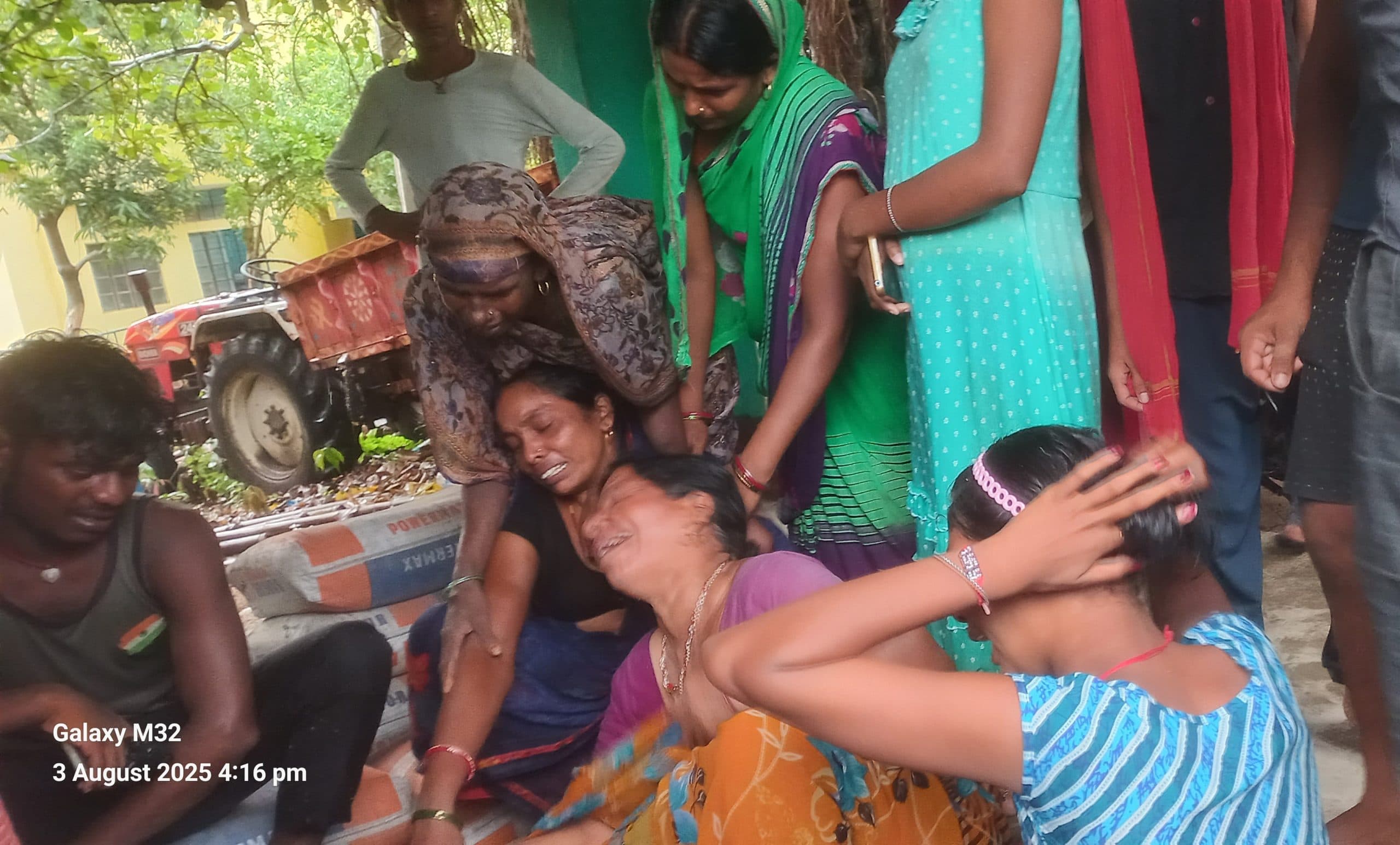 वज्रपात से पशुपालक की मौत, परिजनों में मातम