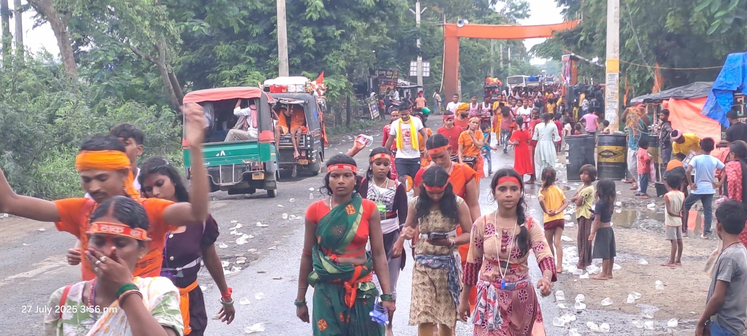 अंतिम सोमवारी पर जलाभिषेक के लिए भारी संख्या में कांवरिया बासुकीनाथ रवाना