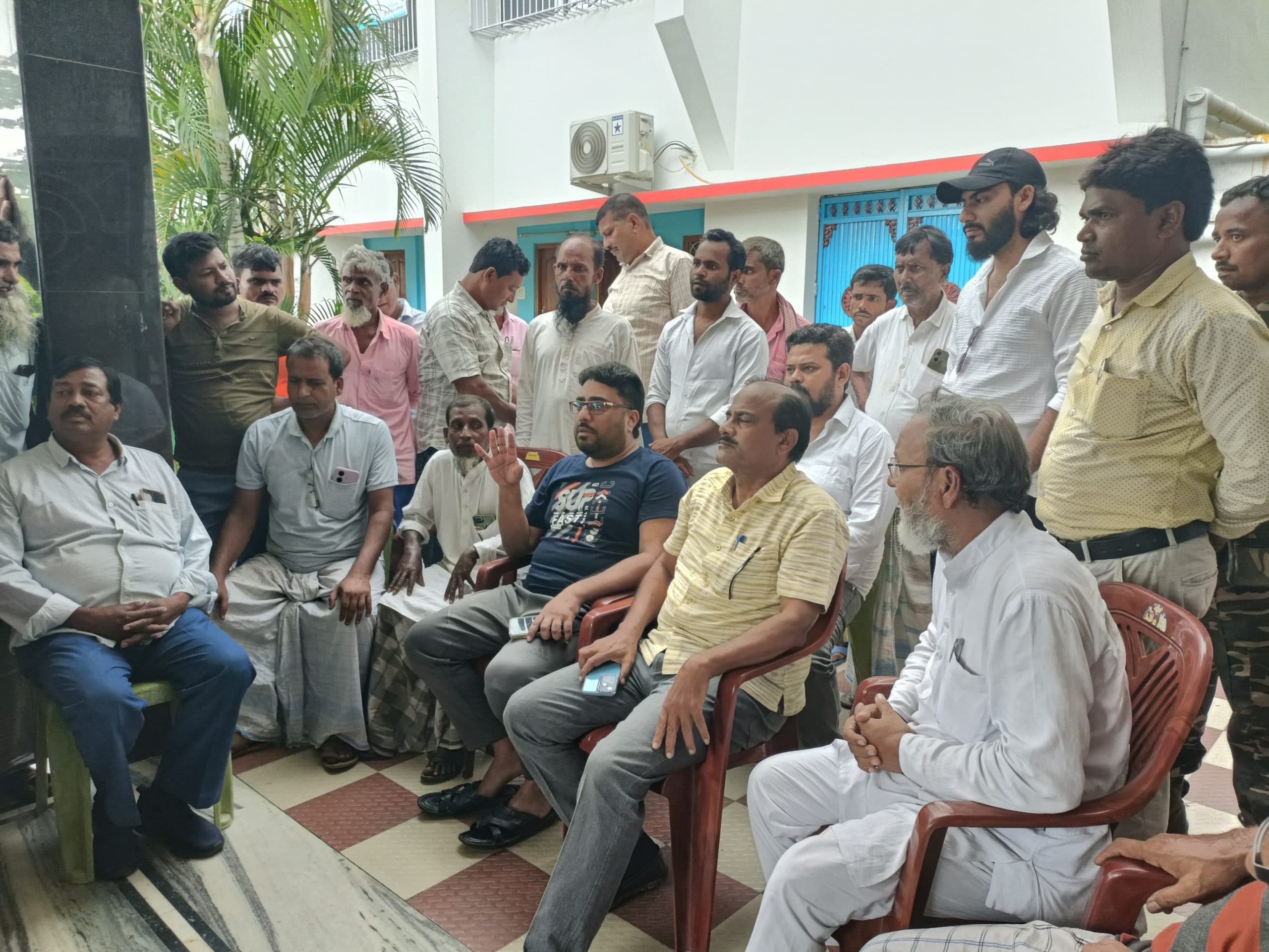 तनवीर आलम से मिले वाहन चालक, लाइसेंस कैंप की तिथि विस्तारित करने की मांग की