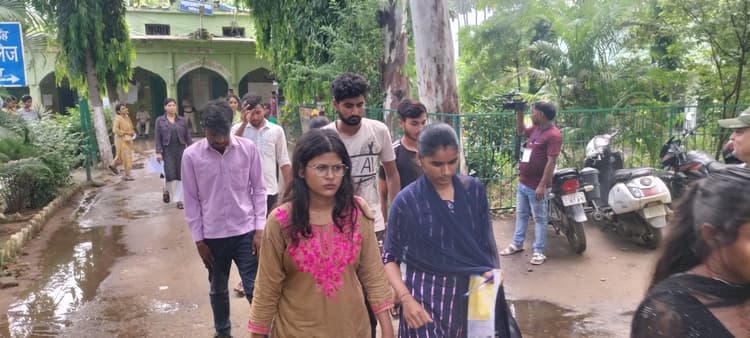 4096 अभ्यर्थी उपस्थित, 1097 रहे अनुपस्थित