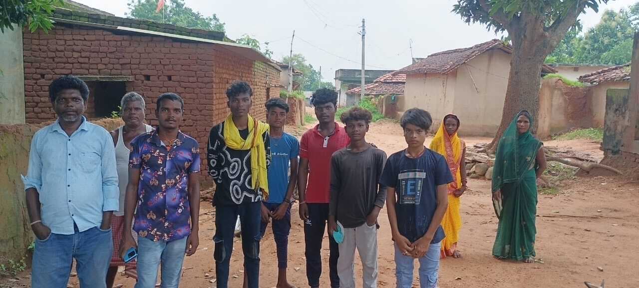 सरकार को समस्याओं के प्रति संवेदनशील होने की आवश्यकता