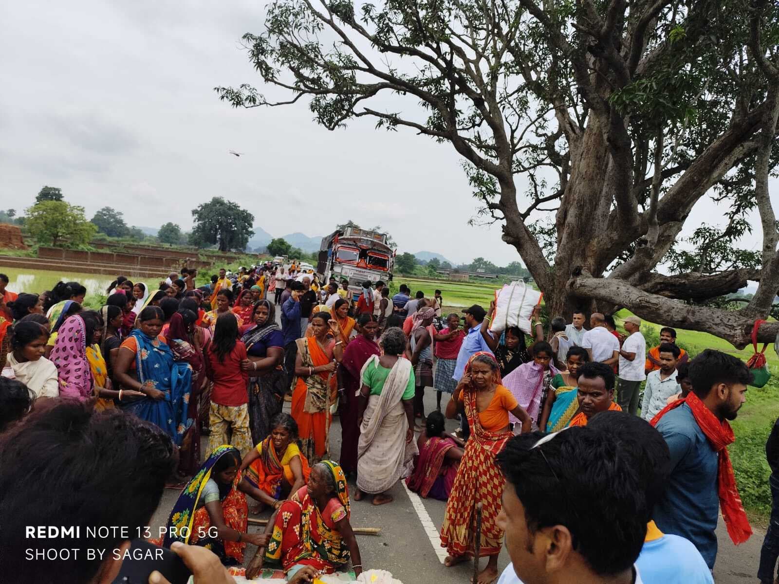 Giridih News: धान रोपने जा रहीं पांच महिलाओं को टैंकर ने रौंदा, एक की मौत, तीन गंभीर