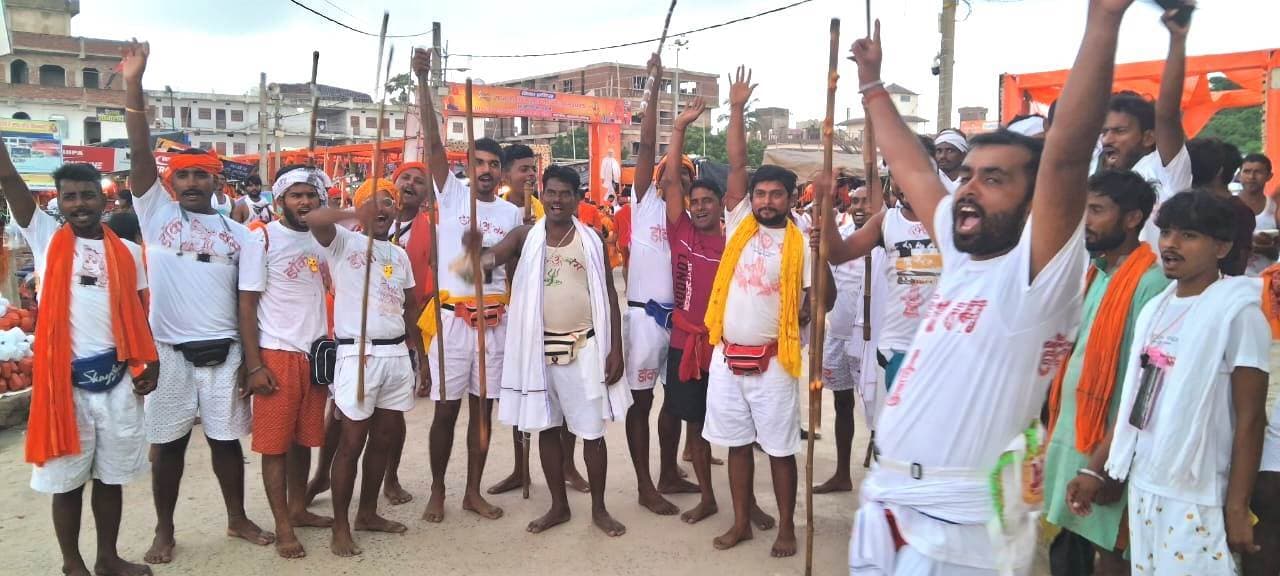 Bhagalpur news नौकरी व तरक्की की चाह ने बनाया युवाओं को बनाया डाकबम