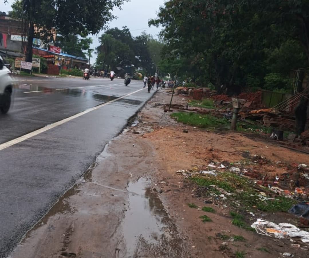 Giridih News: अतिक्रमण अभियान के बाद गिरिडीह काॅलेज के पास छायी वीरानी