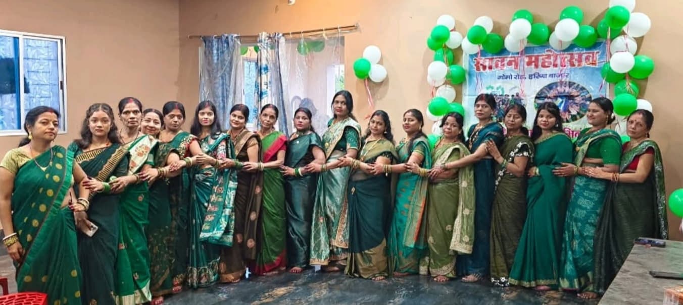 Dhanbad News: रानी देवी चुनी गयीं सावन क्वीन, म्यूजिकल चेयर में शैली ने मारी बाजी