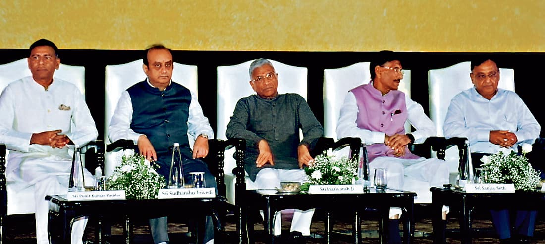 Memorial ceremony news : जिंदगी लंबी नहीं, बड़ी होनी चाहिए : सुधांशु त्रिवेदी