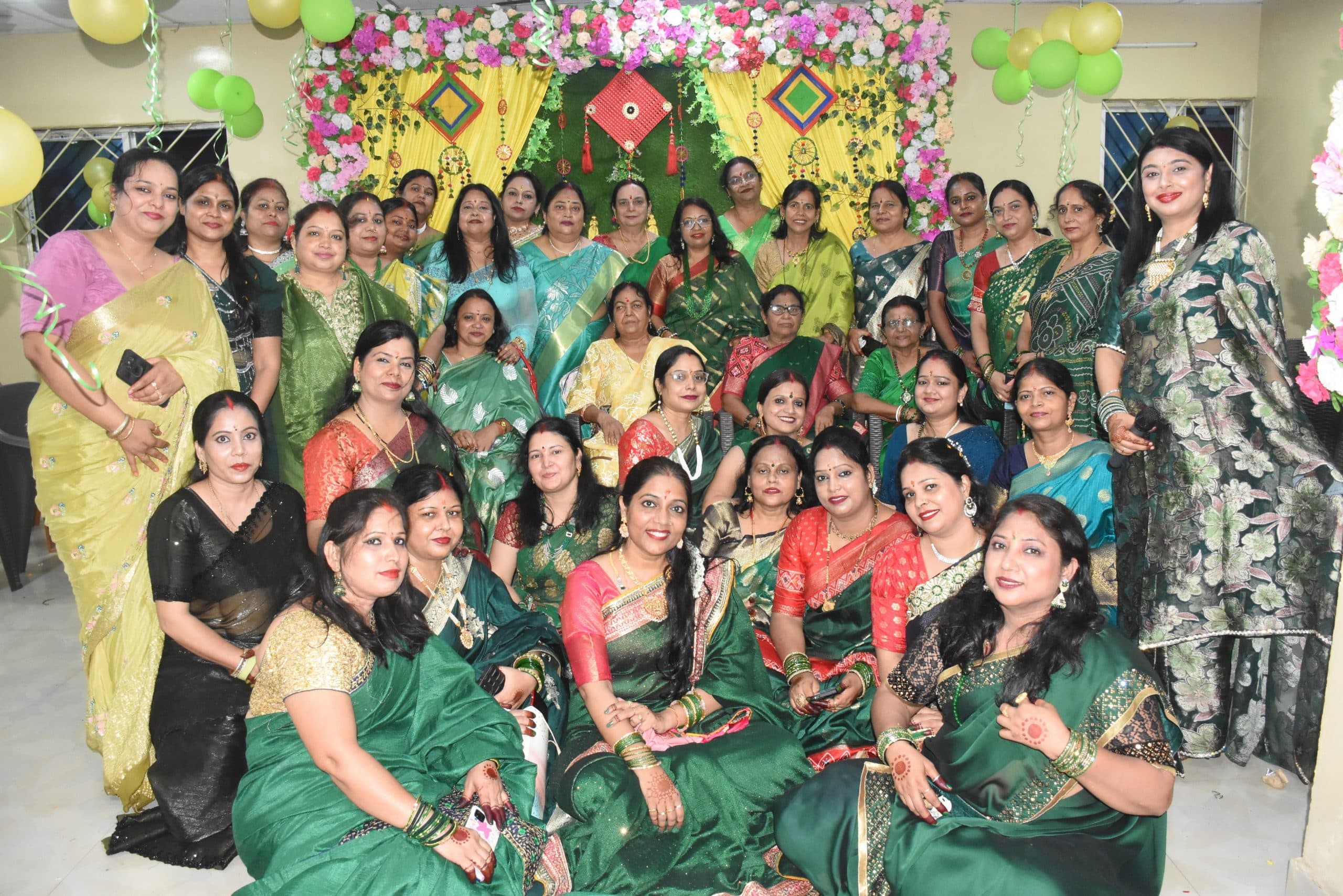 Dhanbad News : सूर्या हाइलैंड में आयोजित सावन उत्सव में महिलाओं ने मचाया धमाल