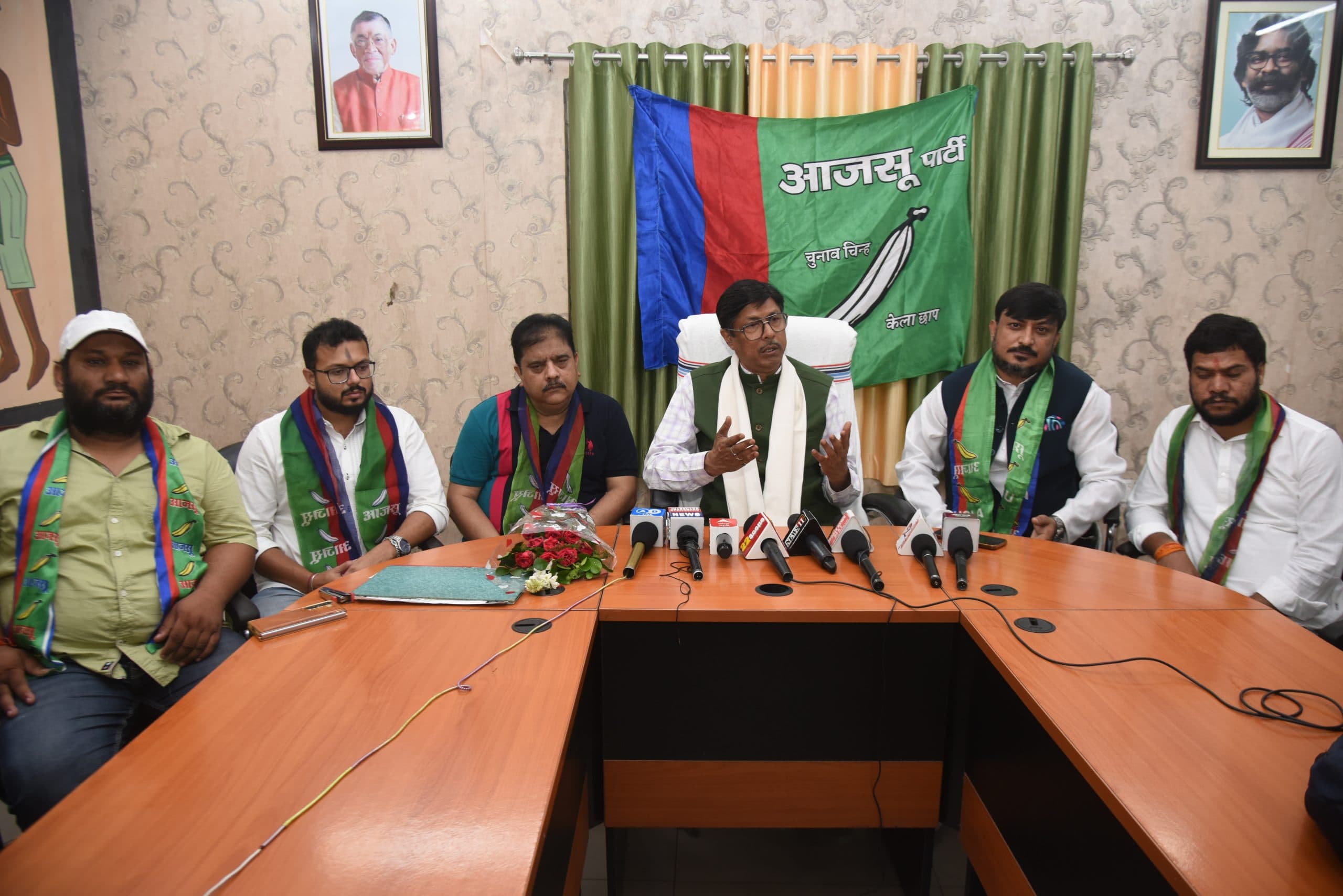 Jamshedpur News : झामुमो-कांग्रेस ने सौदेबाजी की, आजसू ने अलग राज्य के लिए किया संघर्ष : प्रवीण प्रभाकर