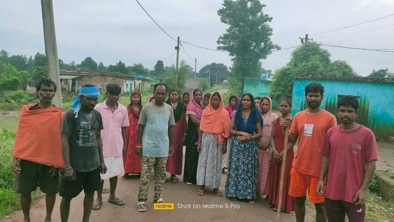 नावाडीह मोना टोला का ट्रांसफॉर्मर जला, एक सप्ताह से अंधेरे में हैं ग्रामीण