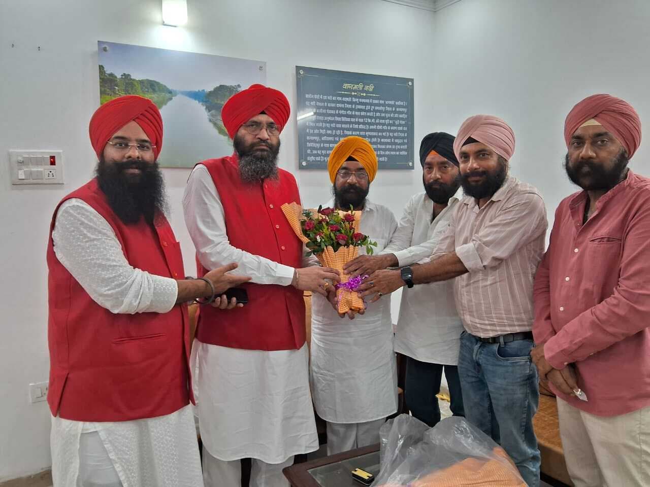 Samastipur News:अल्पसंख्यक आयोग के उपाध्यक्ष ने गुरुद्वारा साहिब में मत्था टेका