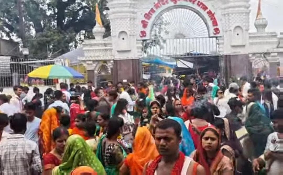 Samastipur News:खुदनेश्वर धाम में श्रद्धालुओं ने किया जलाभिषेक