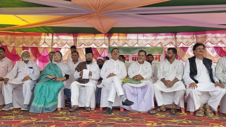 हर जिले में बन रहा अल्पसंख्यक आवासीय विद्यालय: बलियावी