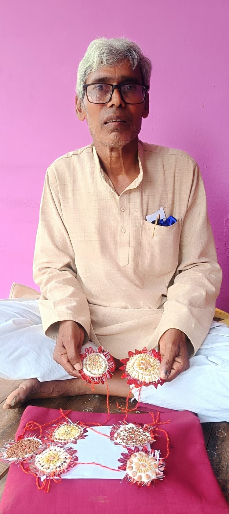 मोटे आनाज की स्वदेशी राखी भायेगी बहनों को