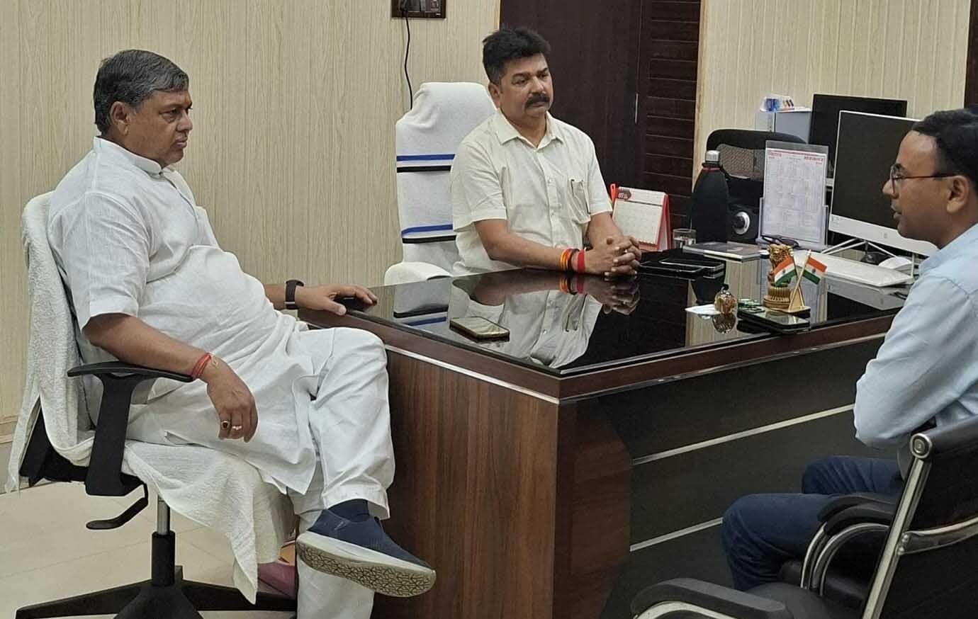 जल निकासी के लिए शीघ्र करें समाधान : विधायक