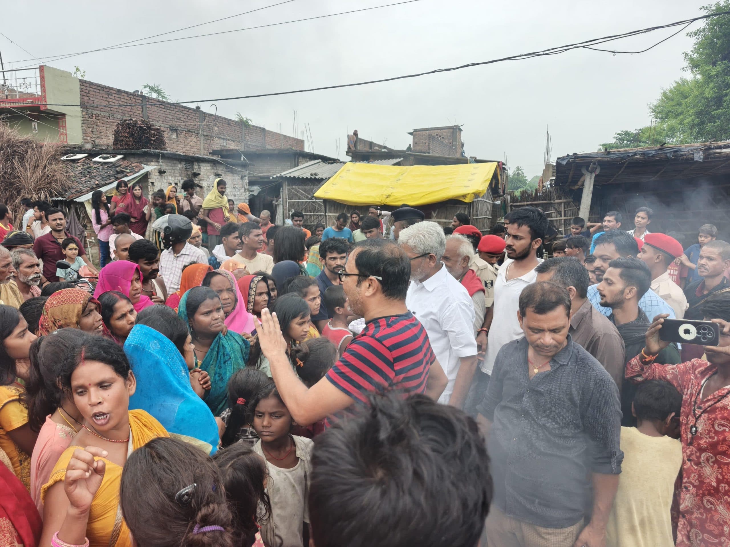 Samastipur News:बिजली पानी के लिए आक्रोशित लोगों ने किया एनएच 322 जाम