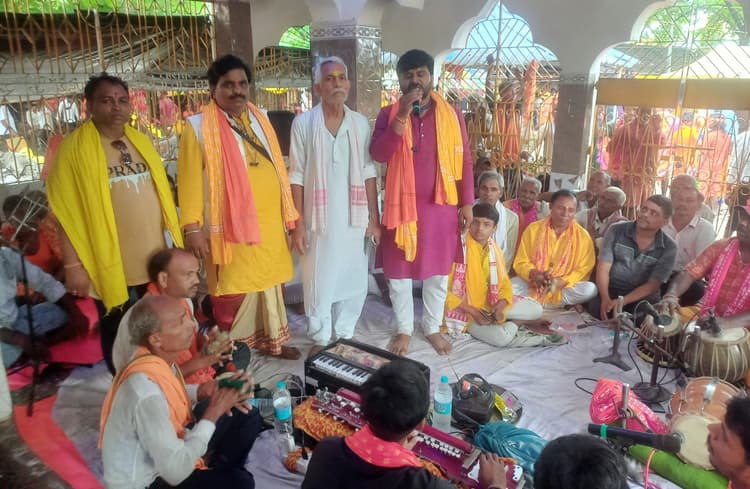 मनिहारी रेलवे शिवसेना मंदिर में भक्ति जागरण का आयोजन