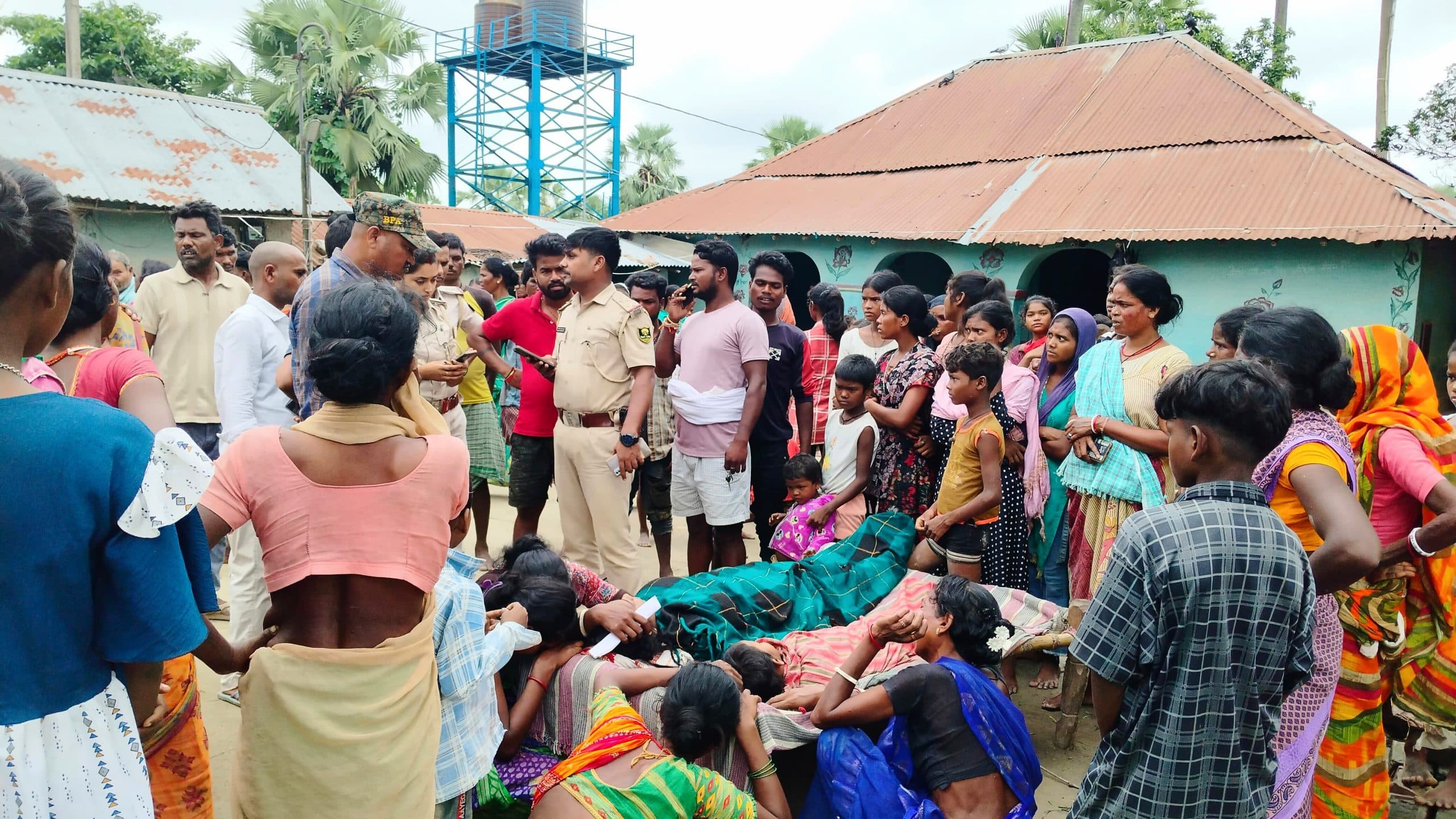 पौने तीन घंटे झाड़-फूंक के फेर में पड़ने से सर्पदंश पीड़ित नानी-नातिन की हुई मौत