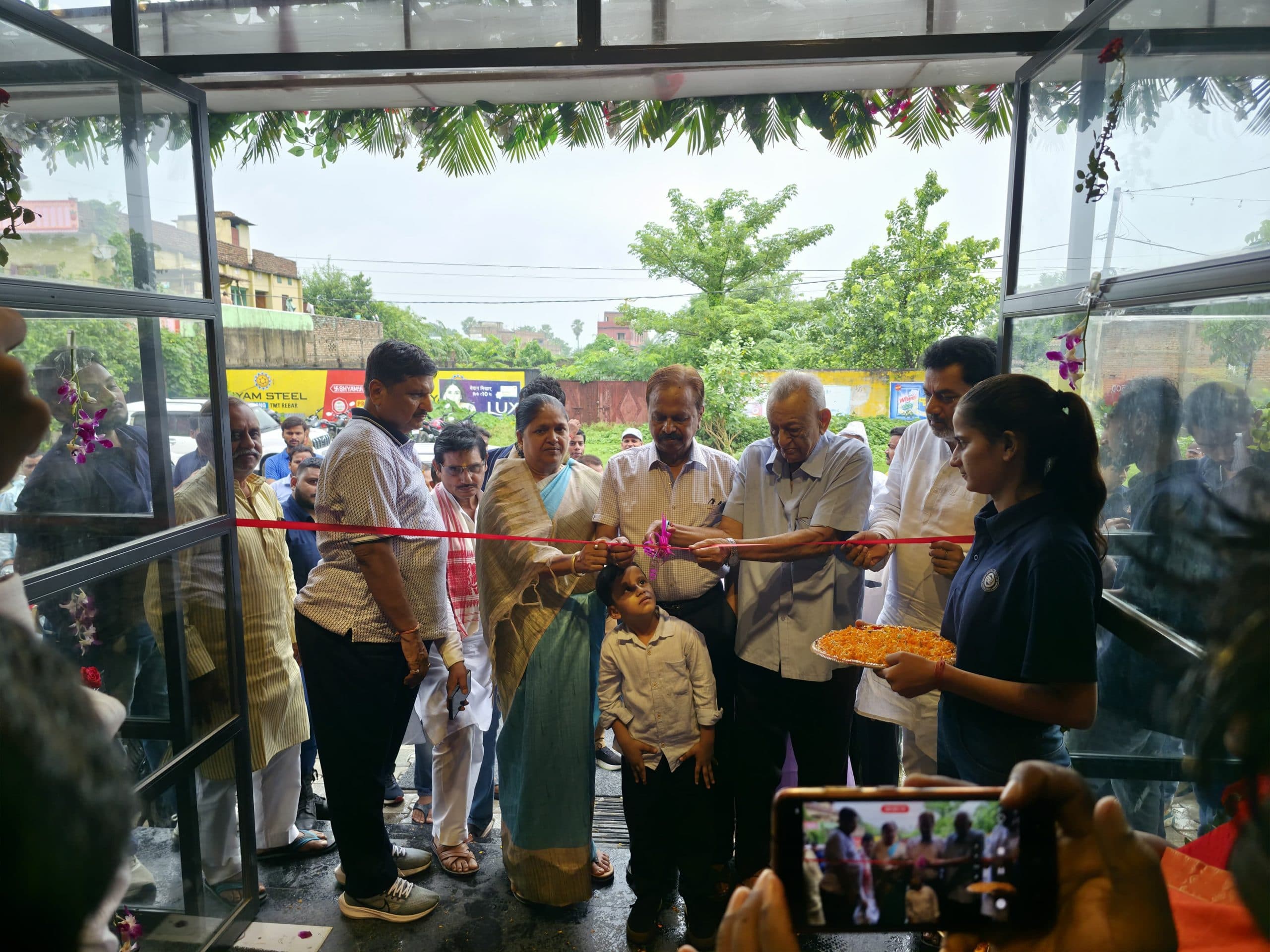 Samastipur News:ताजपुर रोड दूधपुरा में खुला बुलेट का नया शोरूम