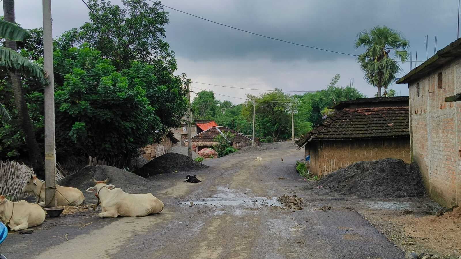 गंगा में डूबे चारों युवकों का हुआ अंतिम संस्कार, गांव में पसरा मातम